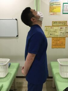 肩甲骨周りのストレッチ３